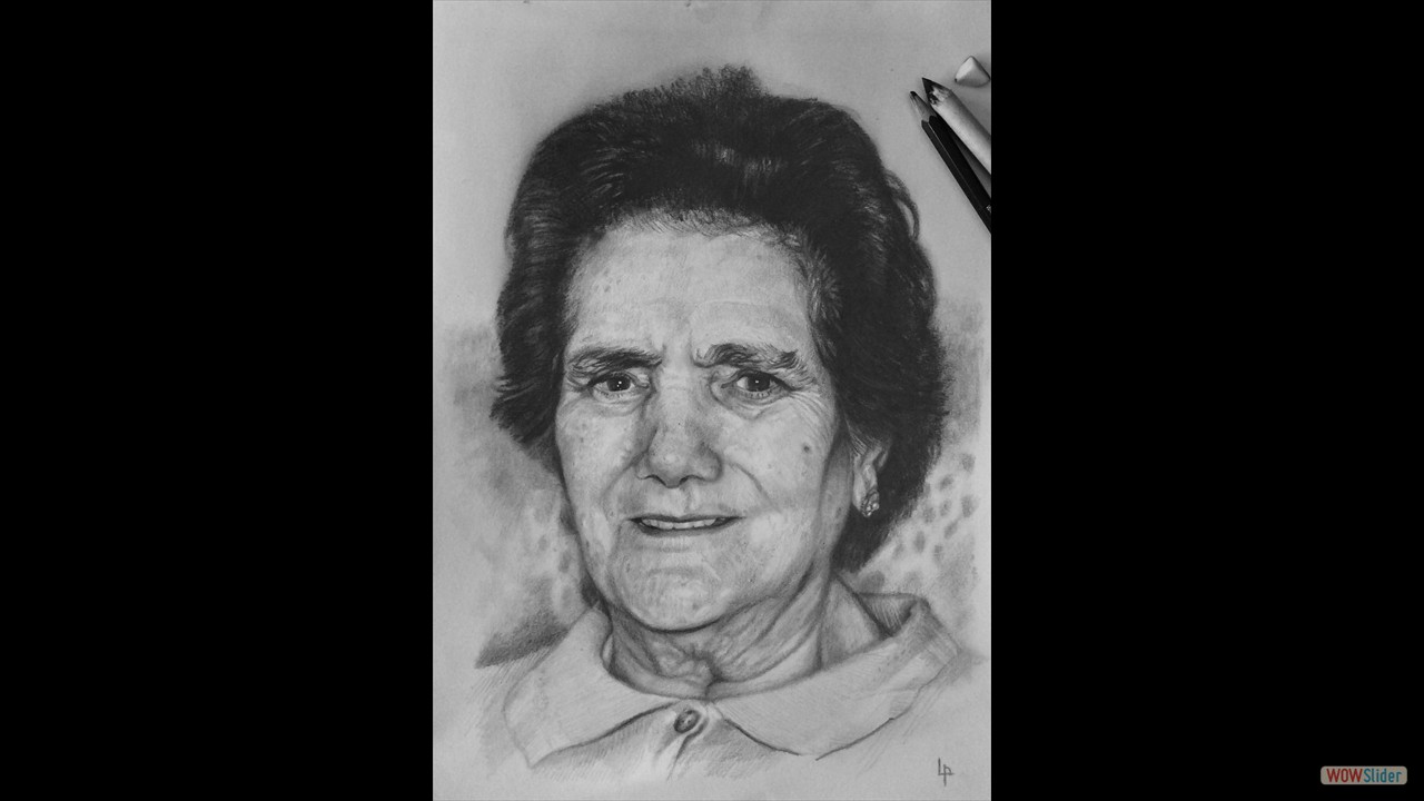 Petra. 40 x 30 cms. Grafito sobre papel.